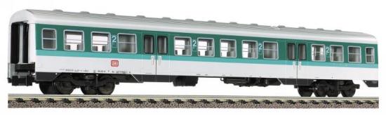 Centre Passenger car for railcar unit class 914<br /><a href='images/pictures/Fleischmann/74439.jpg' target='_blank'>Full size image</a>
